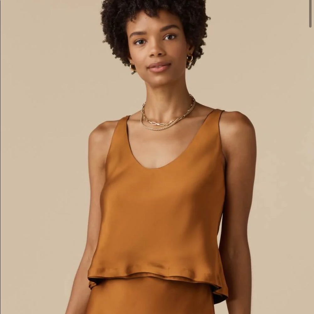 VETTA Reversible Cropped Tank in Black/Gold